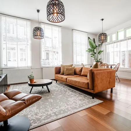 Casa By Sellas
